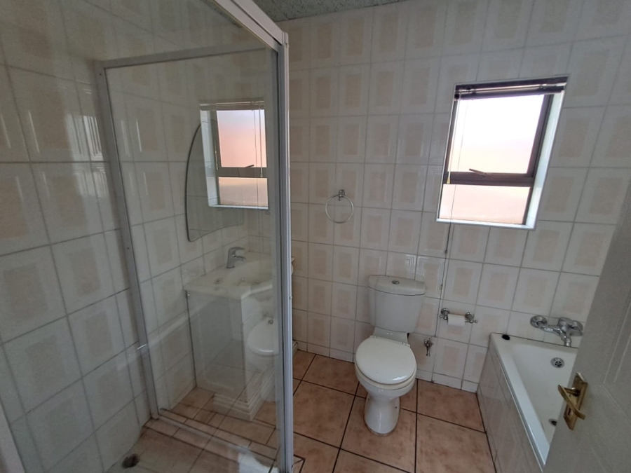 4 Bedroom Property for Sale in Roylglen Gardens Northern Cape